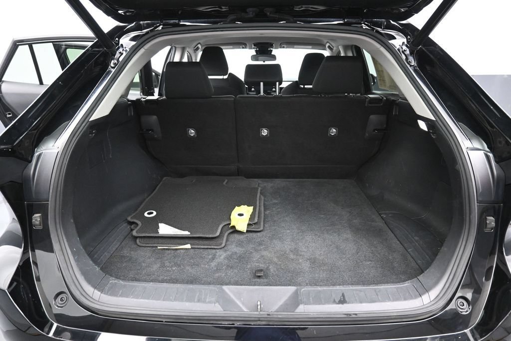 Certified 2021 Toyota Venza LE w/ Carpet Mat Package (TMS) AWD/4WD image 30