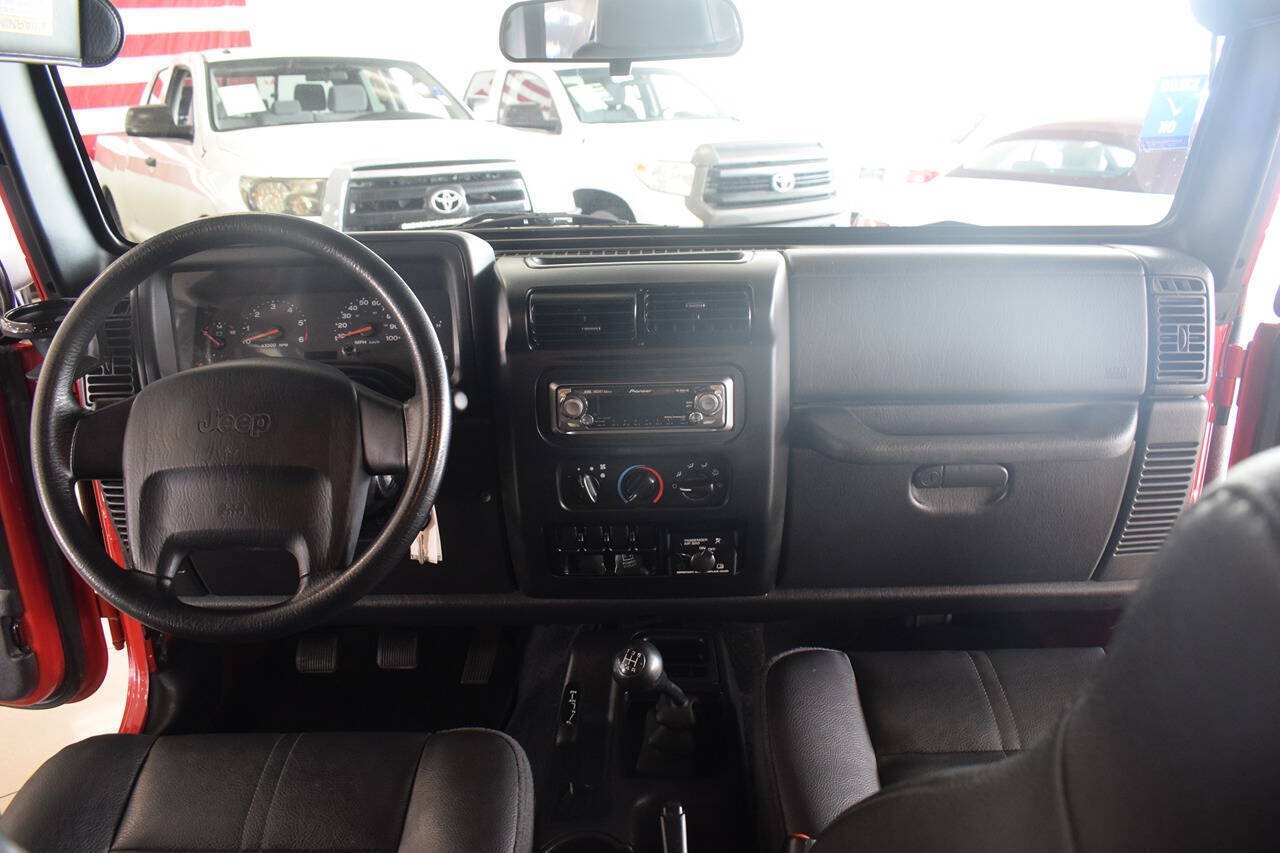 Used 2004 Jeep Wrangler SE AWD/4WD image 28