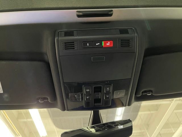 Used 2021 Volkswagen GTI SE FWD image 23