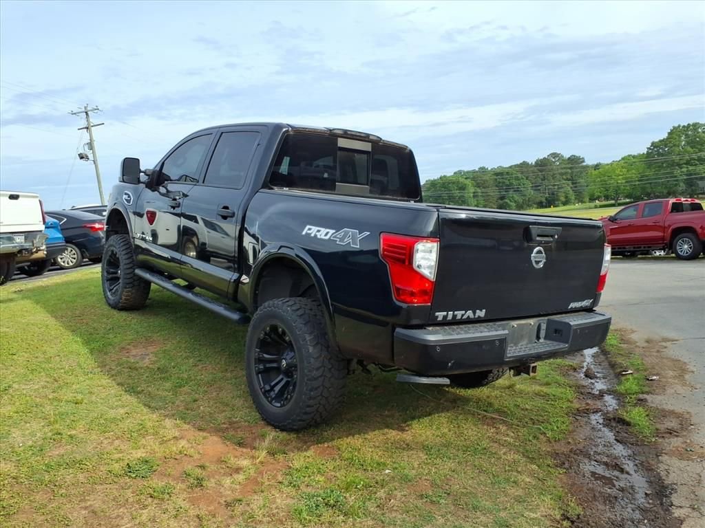 Used 2017 Nissan Titan XD AWD/4WD image 8