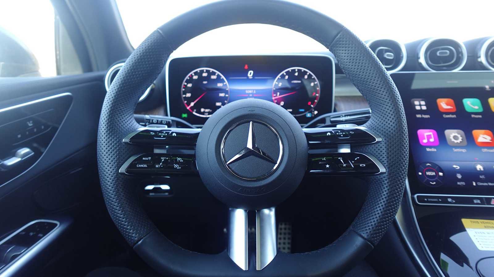 Used 2026 Mercedes-Benz GLC 300 4MATIC image 36