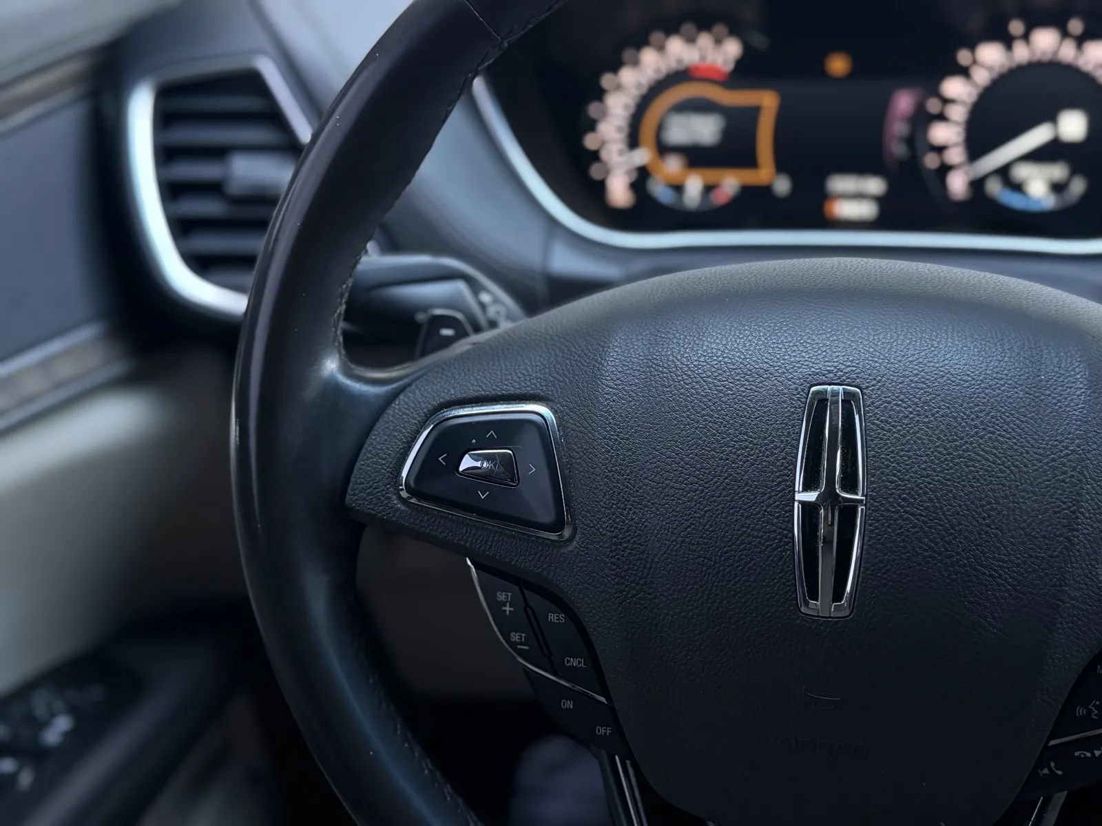 Used 2016 Lincoln MKX Reserve FWD image 21