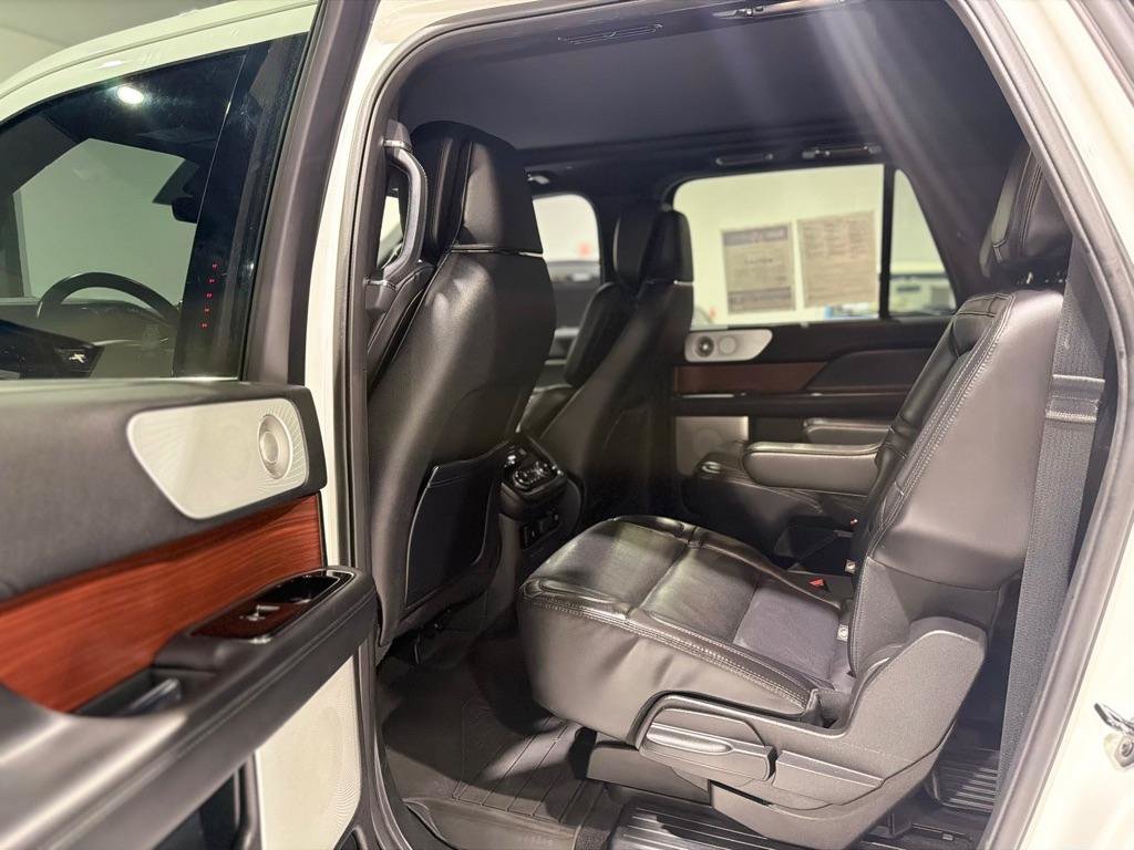 Used 2021 Lincoln Navigator L Reserve w/ Luxury Package AWD/4WD image 12