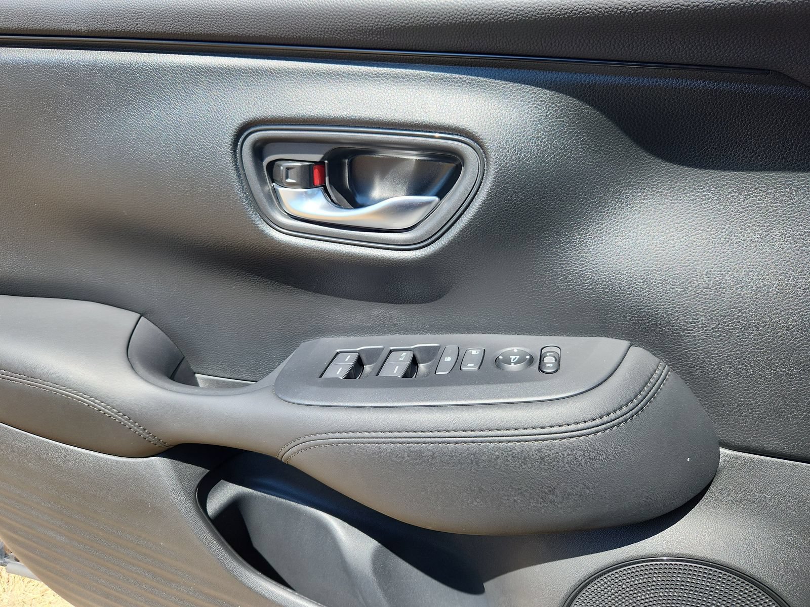 Certified 2026 Honda HR-V LX image 9