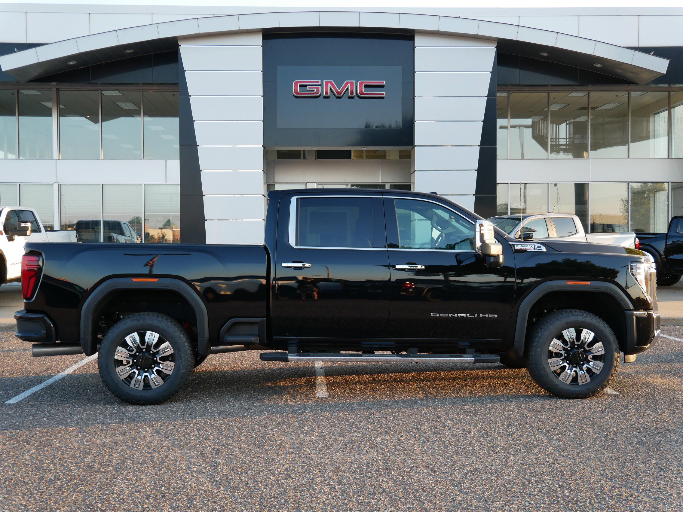 New 2026 GMC Sierra 3500 Denali w/ Denali Reserve Package image 2