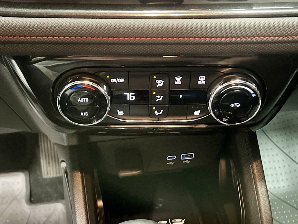 Used 2025 Chevrolet TrailBlazer RS w/ Convenience Package image 15