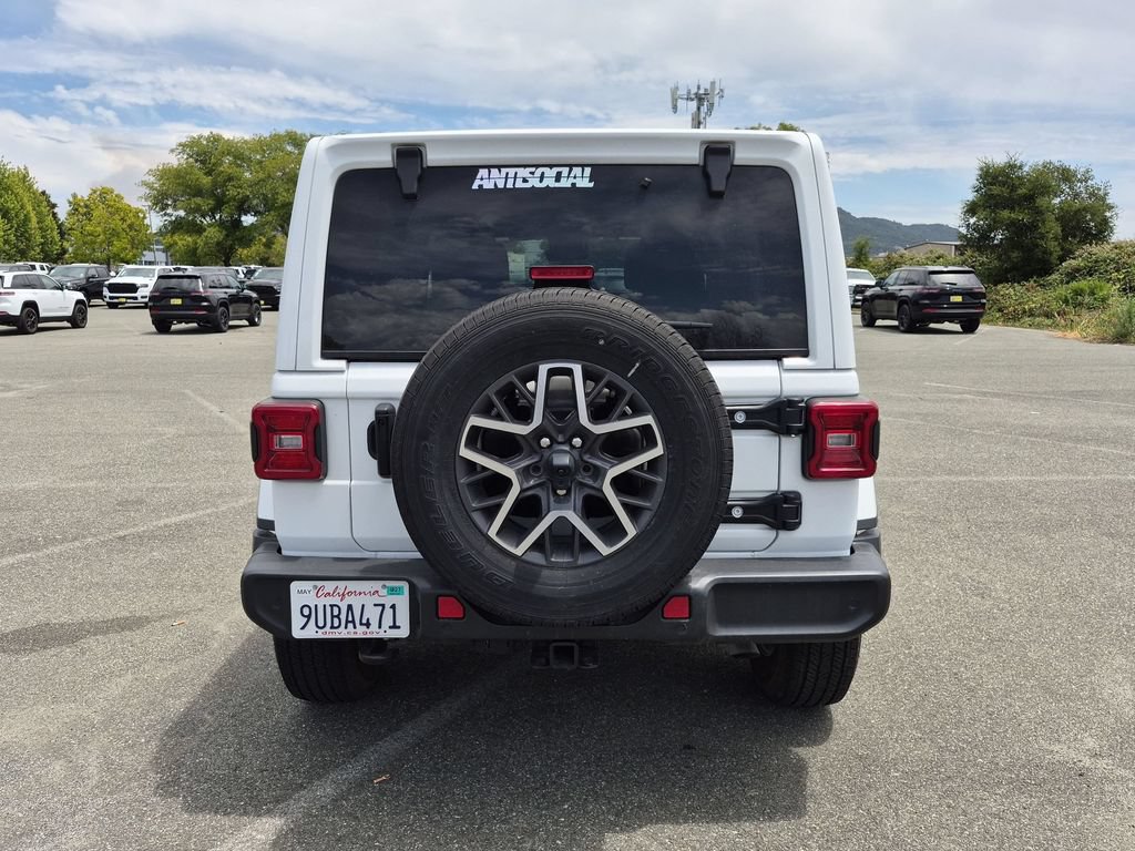 Used 2024 Jeep Wrangler Unlimited Sahara w/ Technology Group AWD/4WD image 4