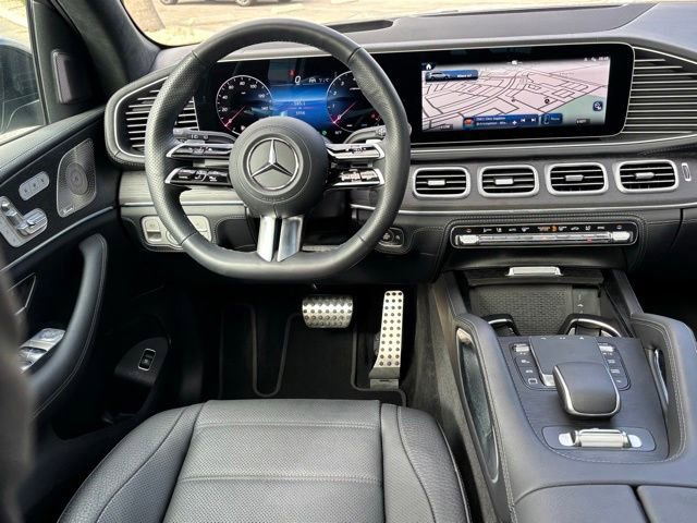 Used 2025 Mercedes-Benz GLS 580 4MATIC image 29