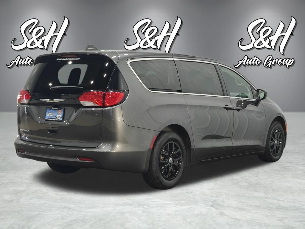 Used 2023 Chrysler Voyager LX FWD image 17