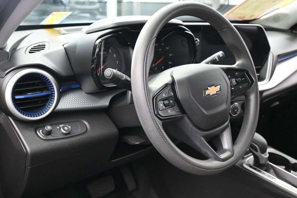 Used 2024 Chevrolet Trax LS FWD image 14