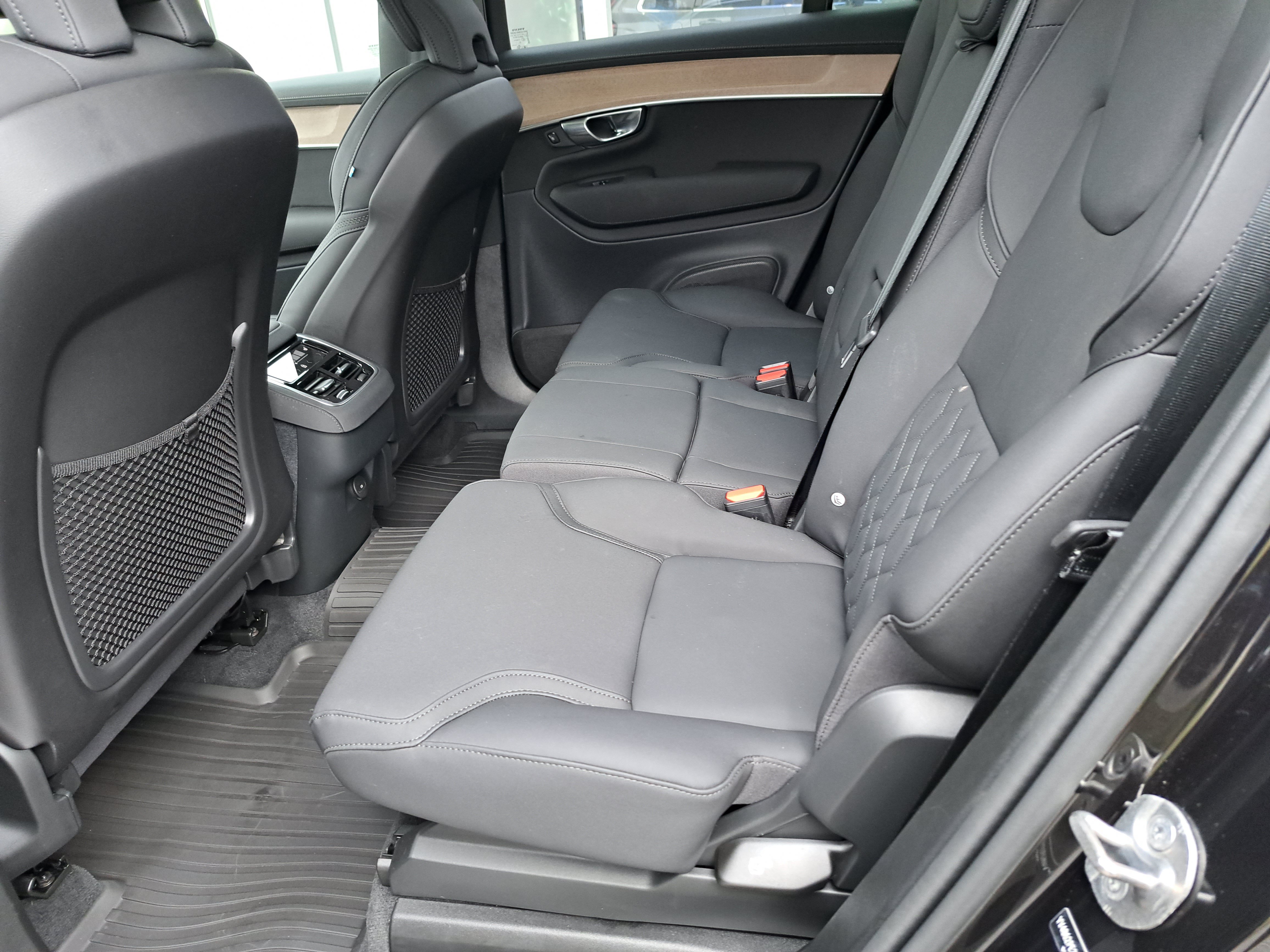 New 2026 Volvo XC90 B6 Plus w/ Protection Package Premier AWD/4WD image 6