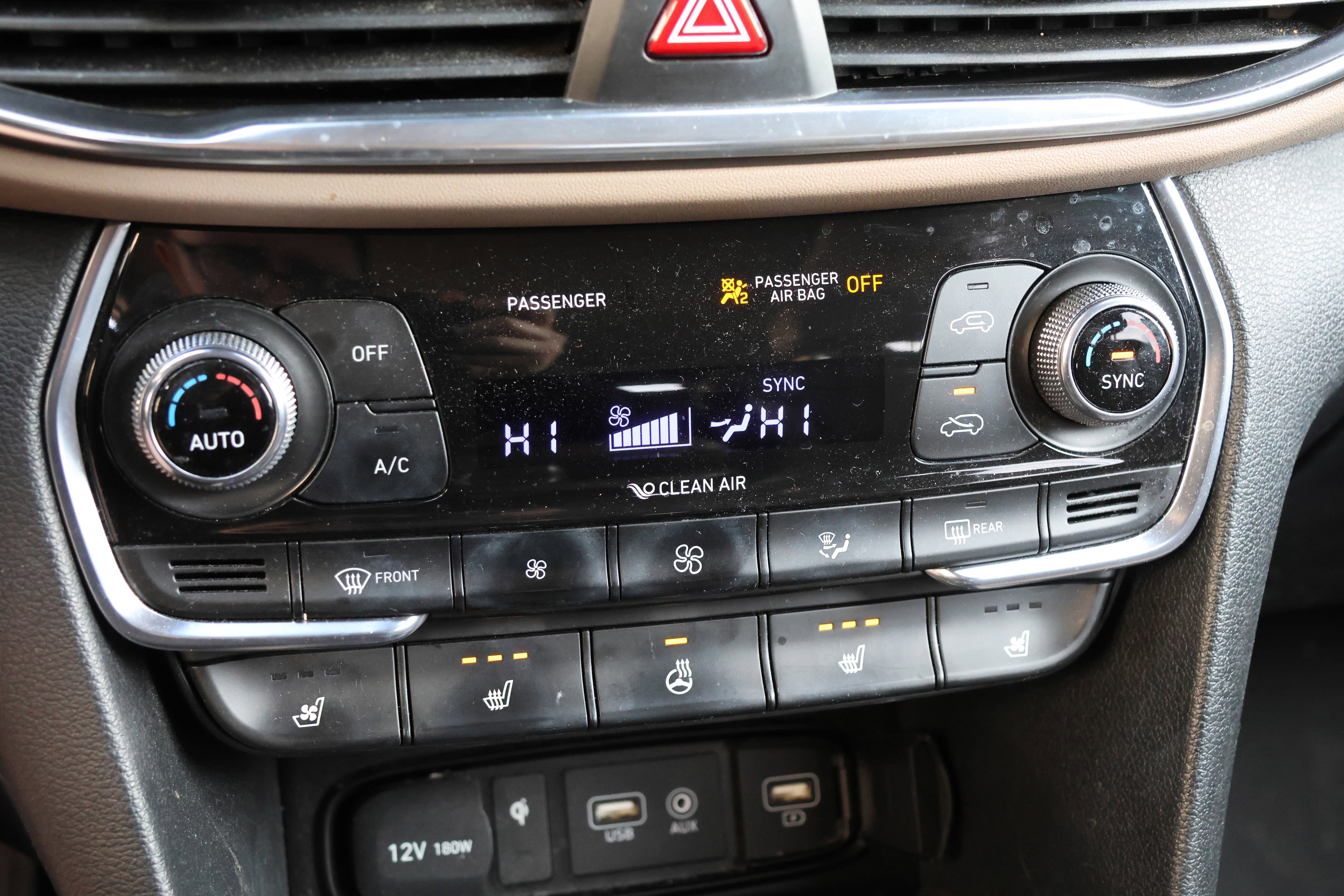 Used 2020 Hyundai Santa Fe Limited image 26