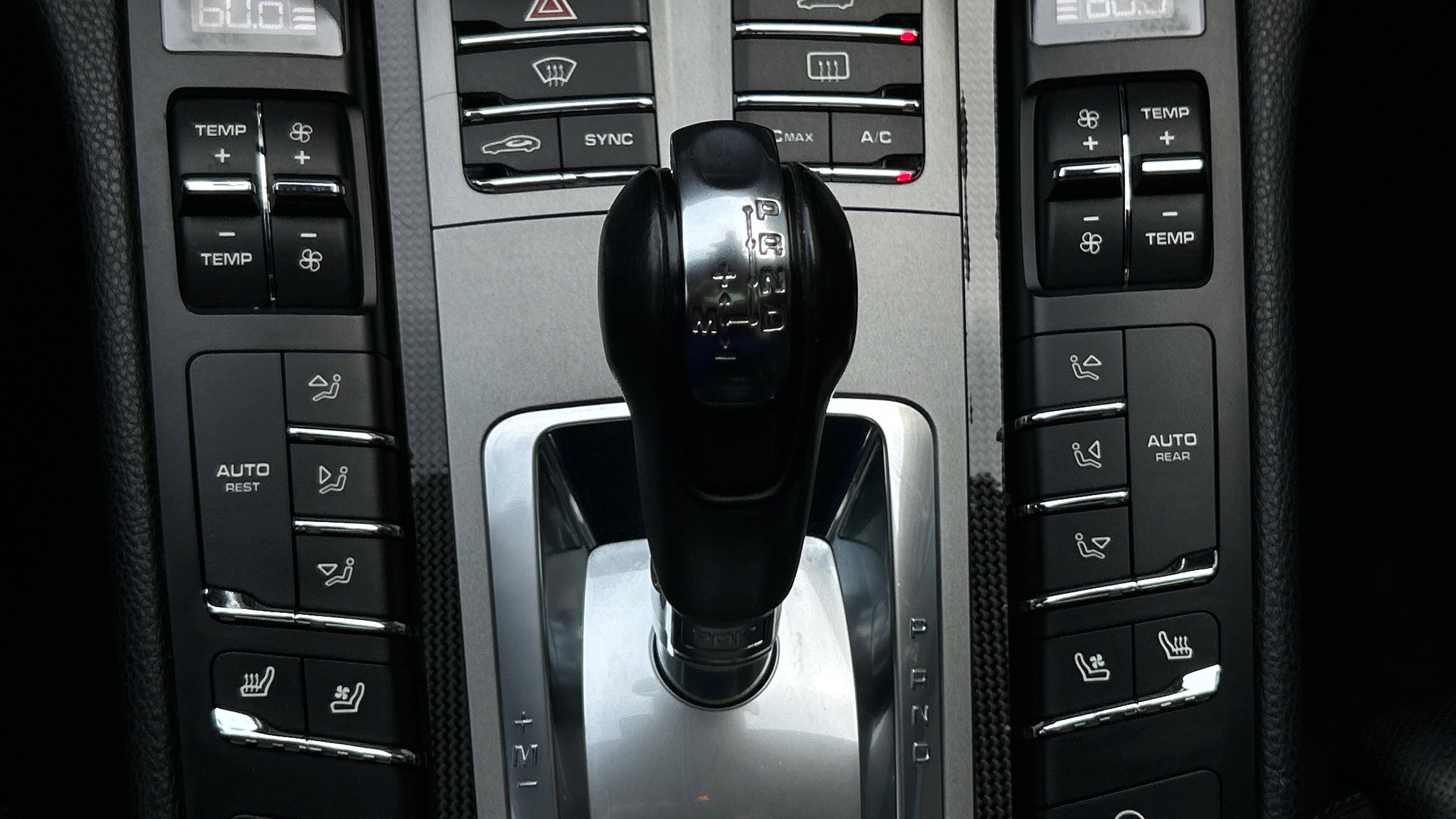 Used 2015 Porsche Panamera 4S image 96