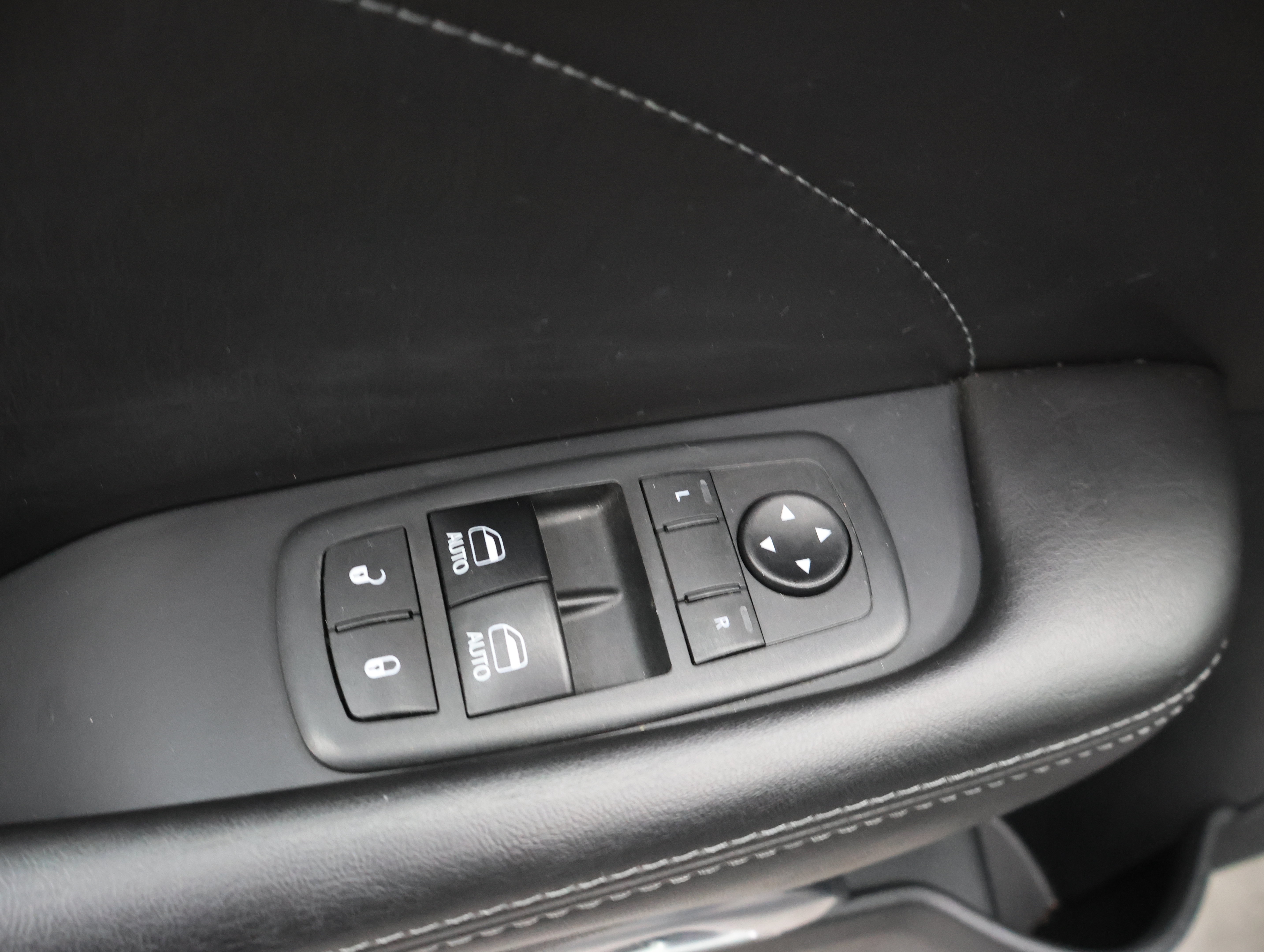 Used 2018 Dodge Challenger GT AWD/4WD image 36