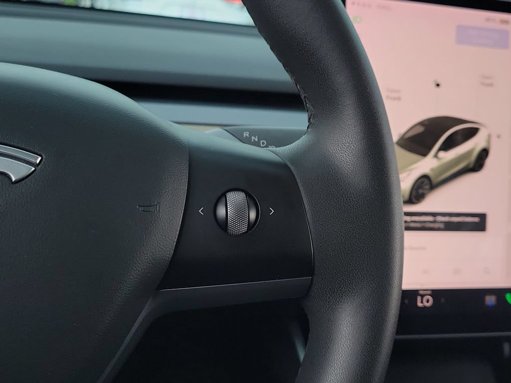 Used 2021 Tesla Model Y Long Range AWD/4WD image 10