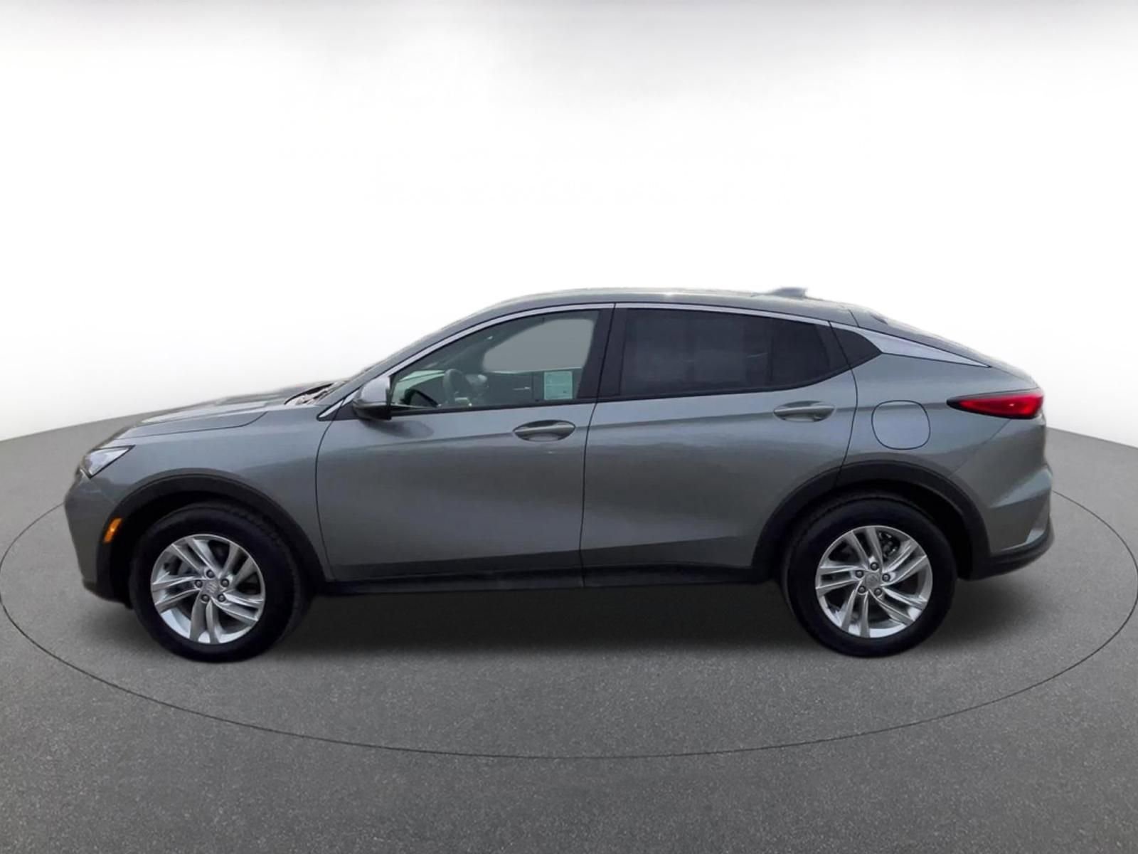 Used 2025 Buick Envista Preferred image 9