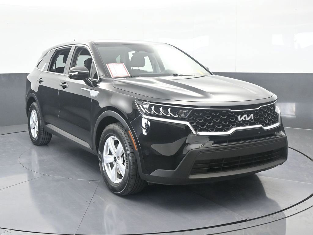 Used 2022 Kia Sorento LX image 9