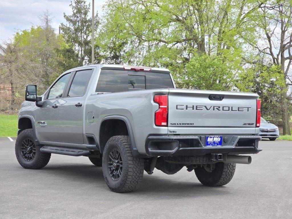 Used 2024 Chevrolet Silverado 2500 ZR2 w/ Technology Package AWD/4WD image 10