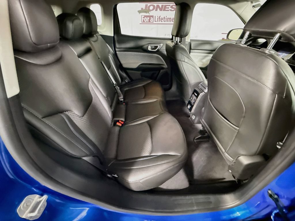 Used 2022 Jeep Compass Latitude AWD/4WD image 28