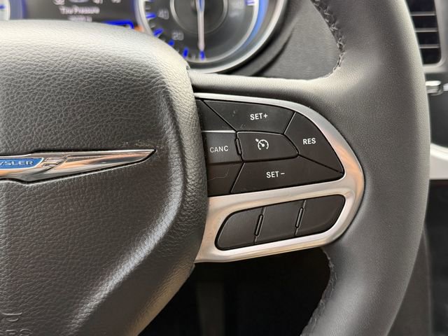 Used 2023 Chrysler 300 Touring RWD image 21