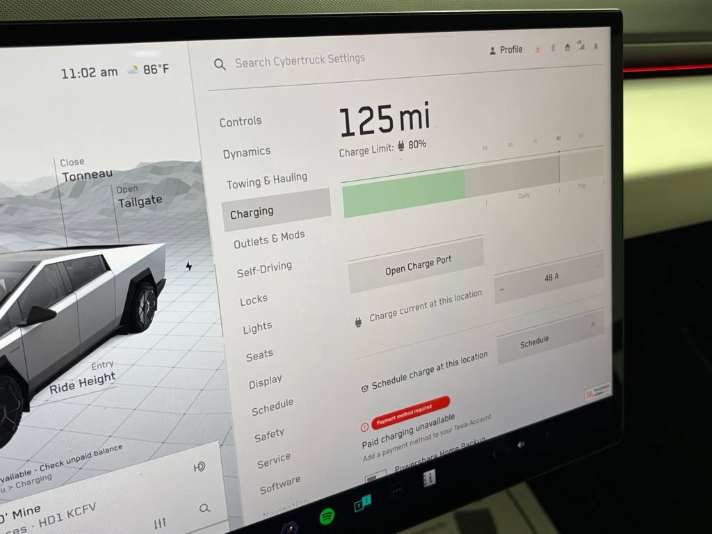 Used 2024 Tesla Cybertruck AWD Crew Cab image 41