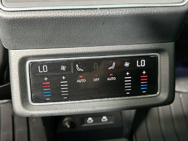 Used 2022 Audi e-tron Premium w/ Convenience Plus Package AWD/4WD image 28