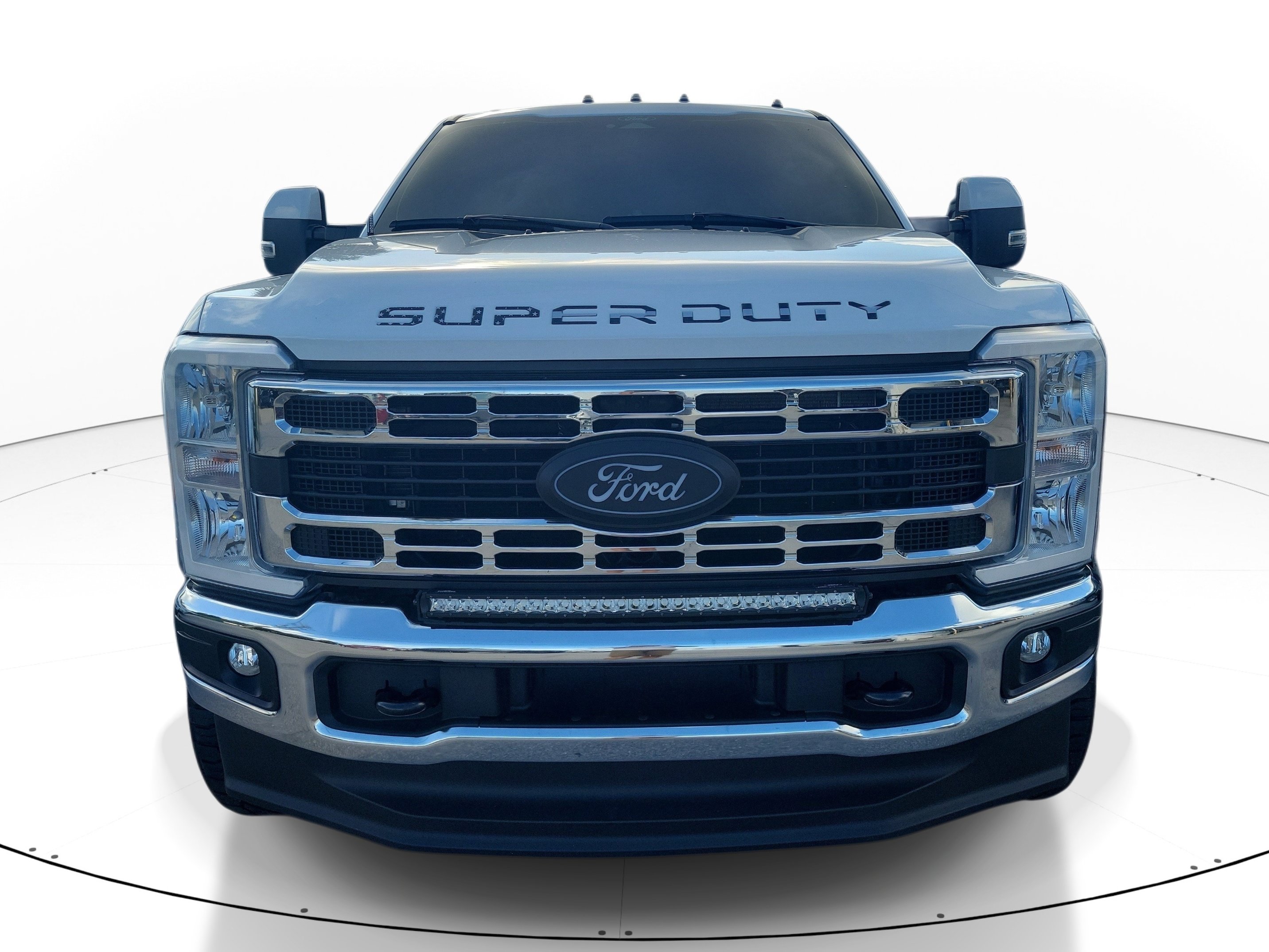 Used 2024 Ford F250 XLT AWD/4WD image 2