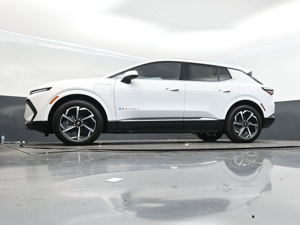 New 2025 Chevrolet Equinox EV LT FWD image 40