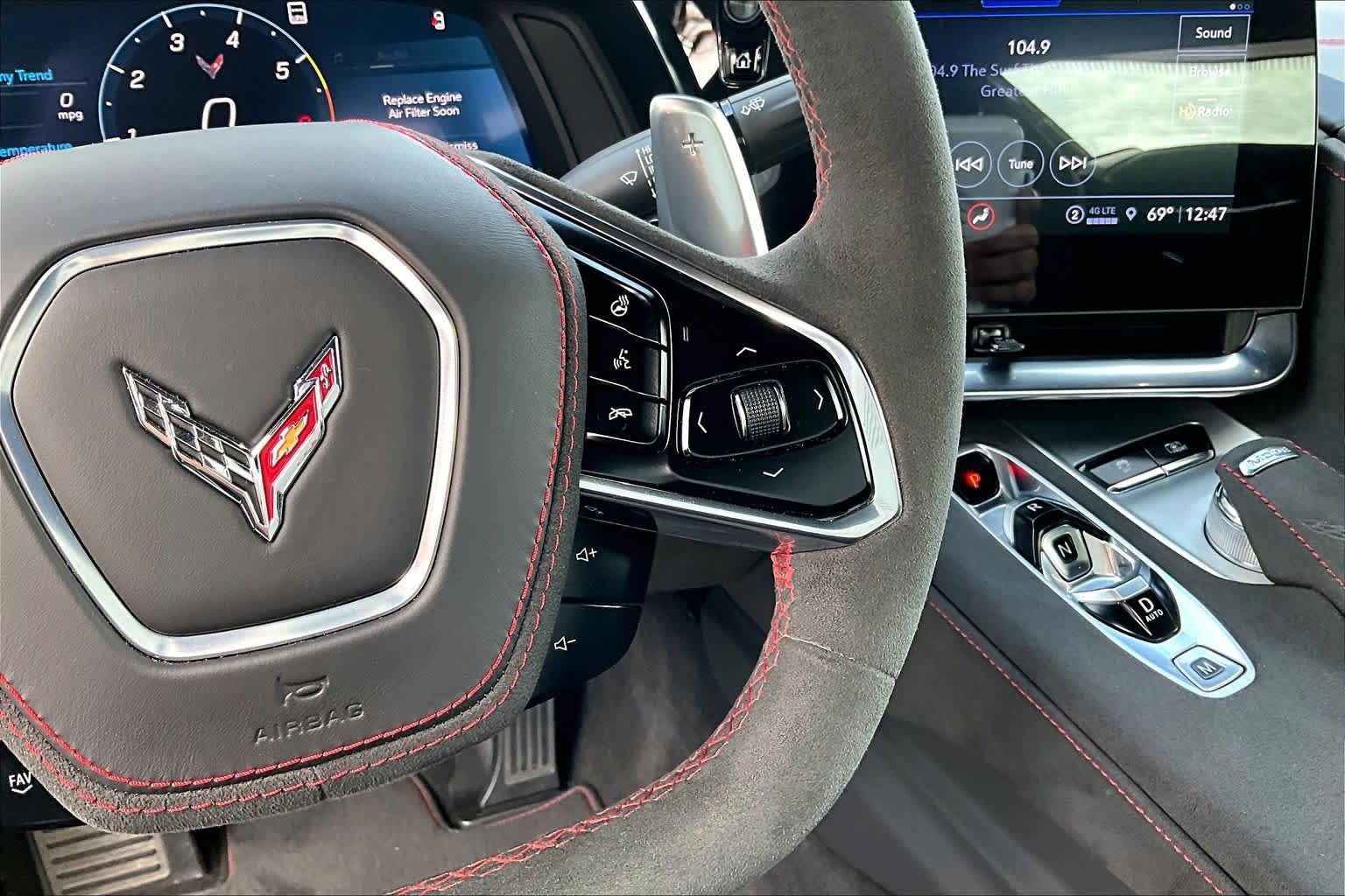 Used 2022 Chevrolet Corvette Stingray Premium Cpe w/ Engine Appearance Package image 23