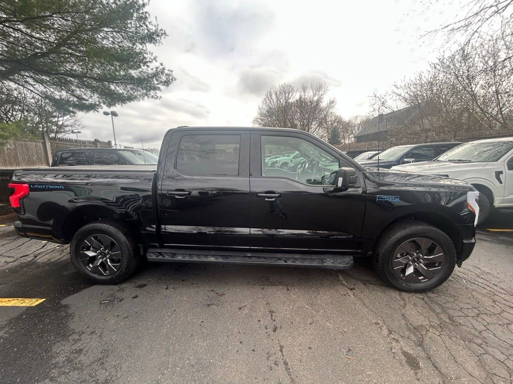 Used 2024 Ford F150 Lightning Flash AWD/4WD image 9