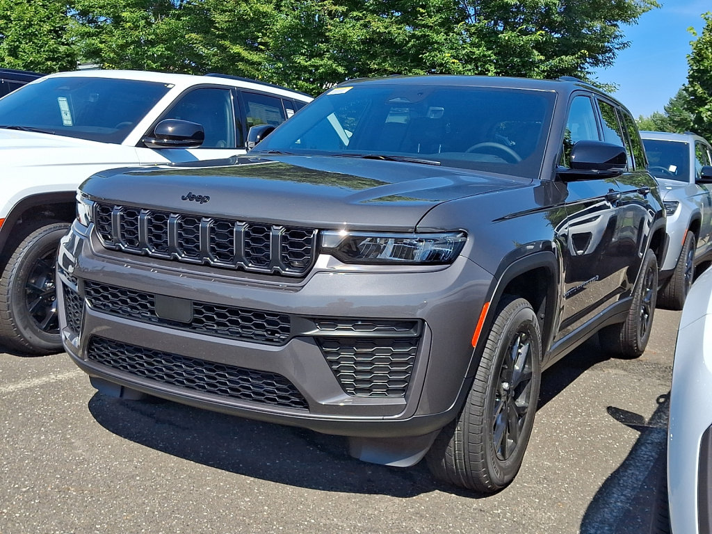 New 2026 Jeep Grand Cherokee Altitude