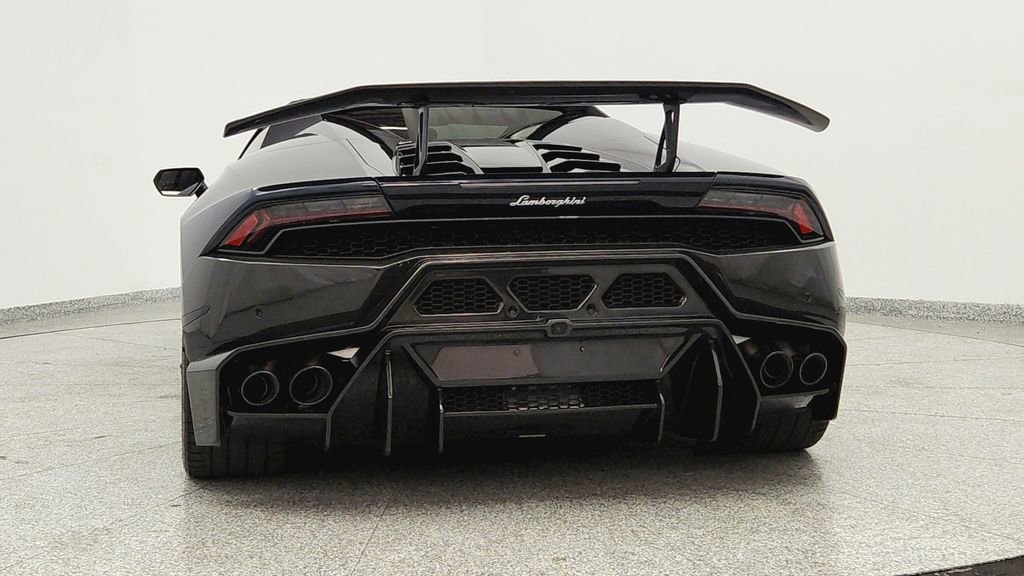 Used 2016 Lamborghini Huracan LP 610-4 image 4