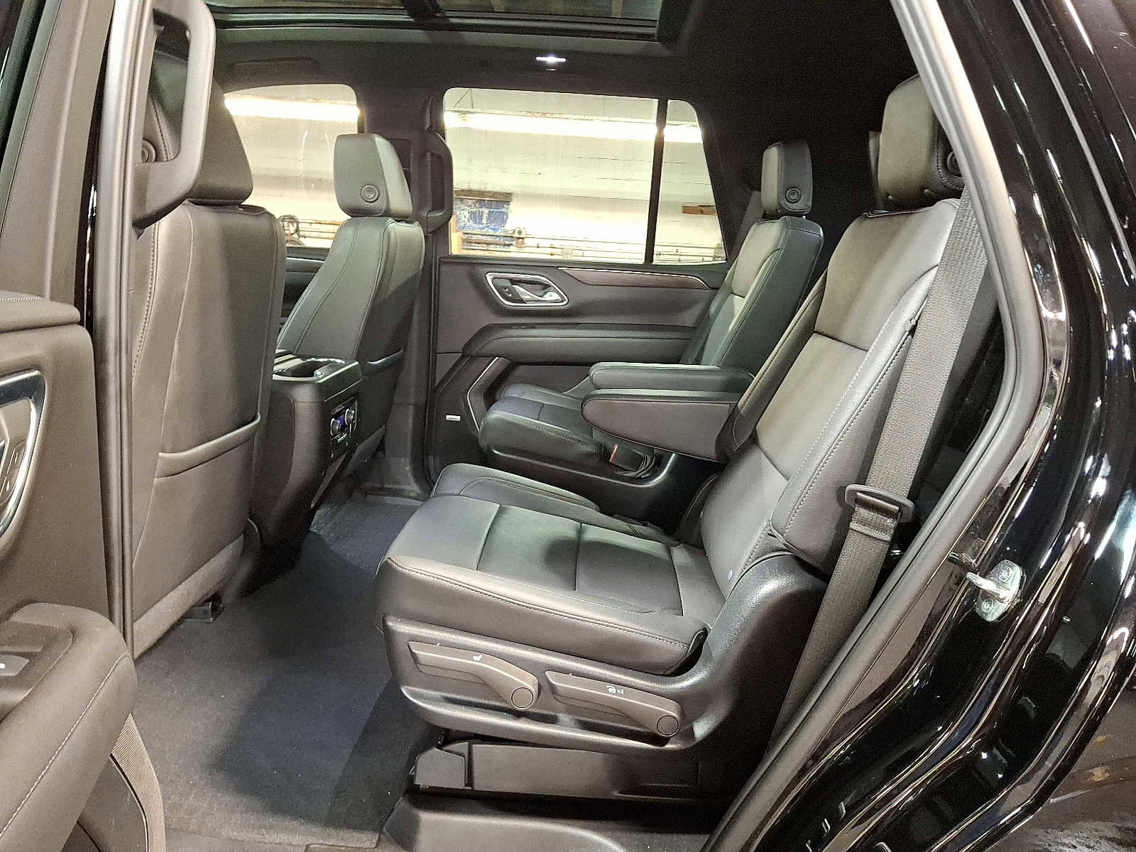 Used 2024 Chevrolet Tahoe Z71 w/ Luxury Package image 12