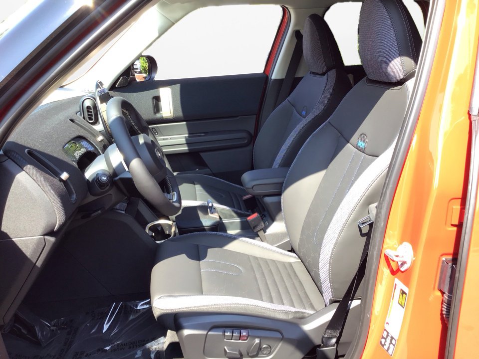 New 2025 MINI Cooper Countryman S w/ Comfort Package Max image 9
