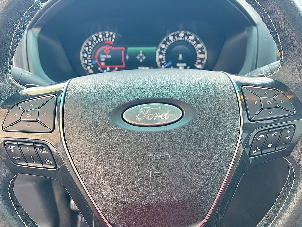 Used 2016 Ford Explorer Platinum image 15