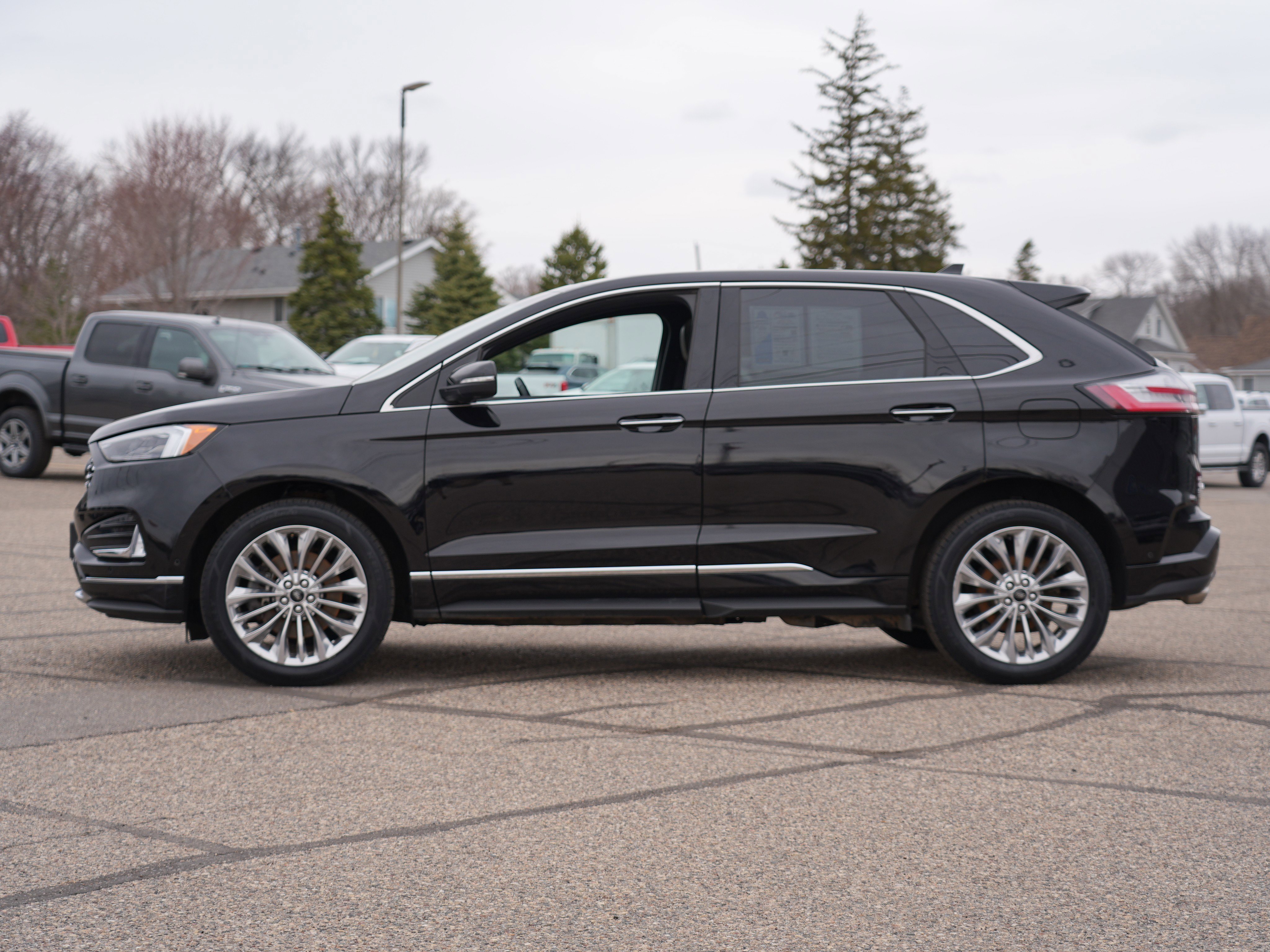 Used 2020 Ford Edge Titanium w/ Equipment Group 301A image 7