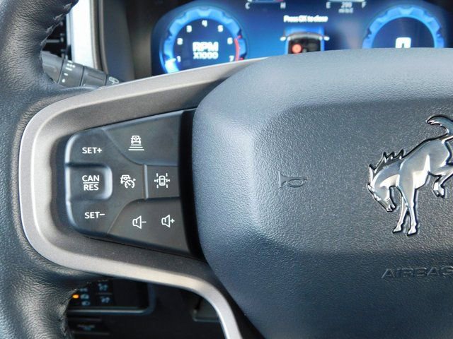 Used 2025 Ford Bronco Badlands image 25