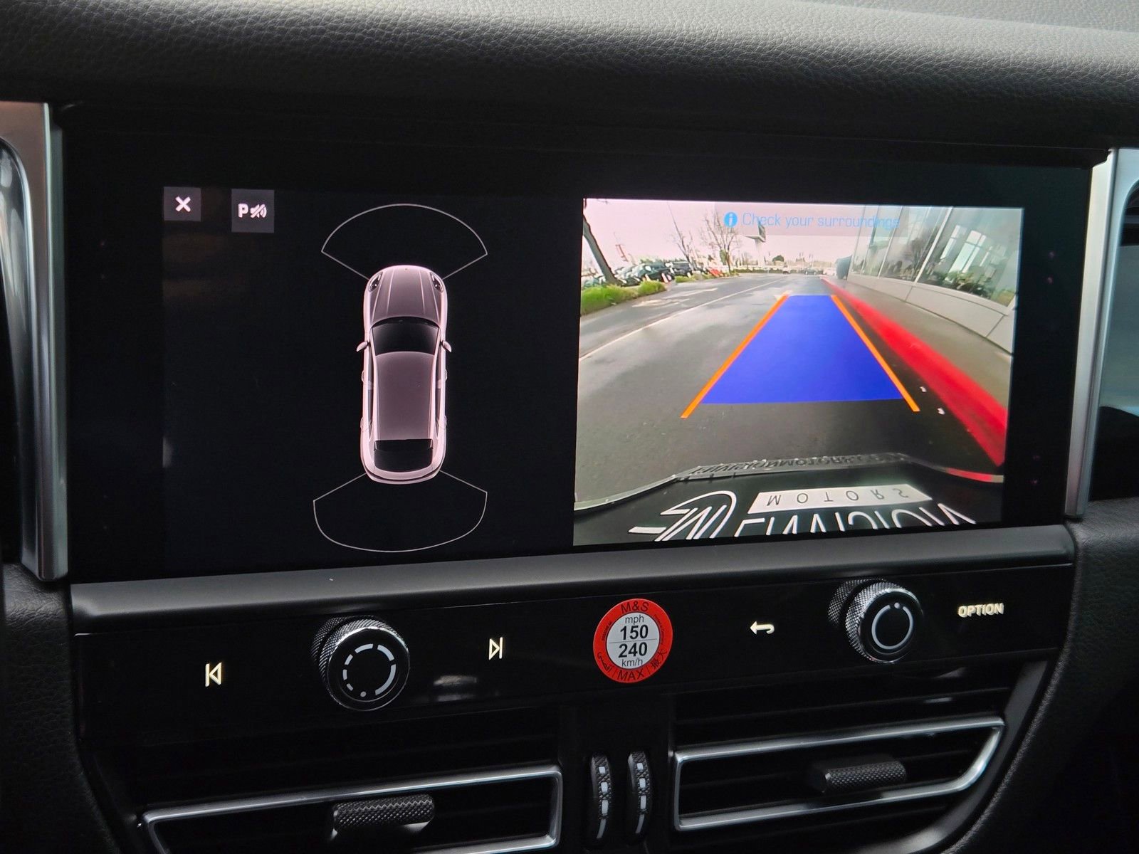 Used 2024 Porsche Macan image 16