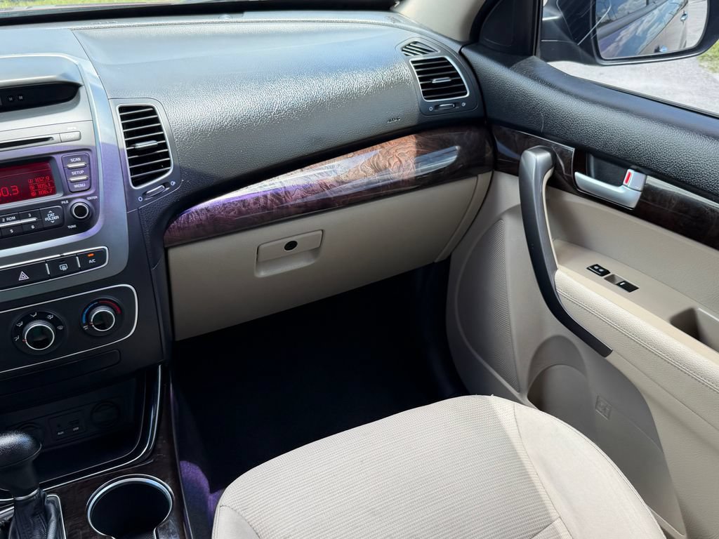 Used 2015 Kia Sorento LX FWD image 16