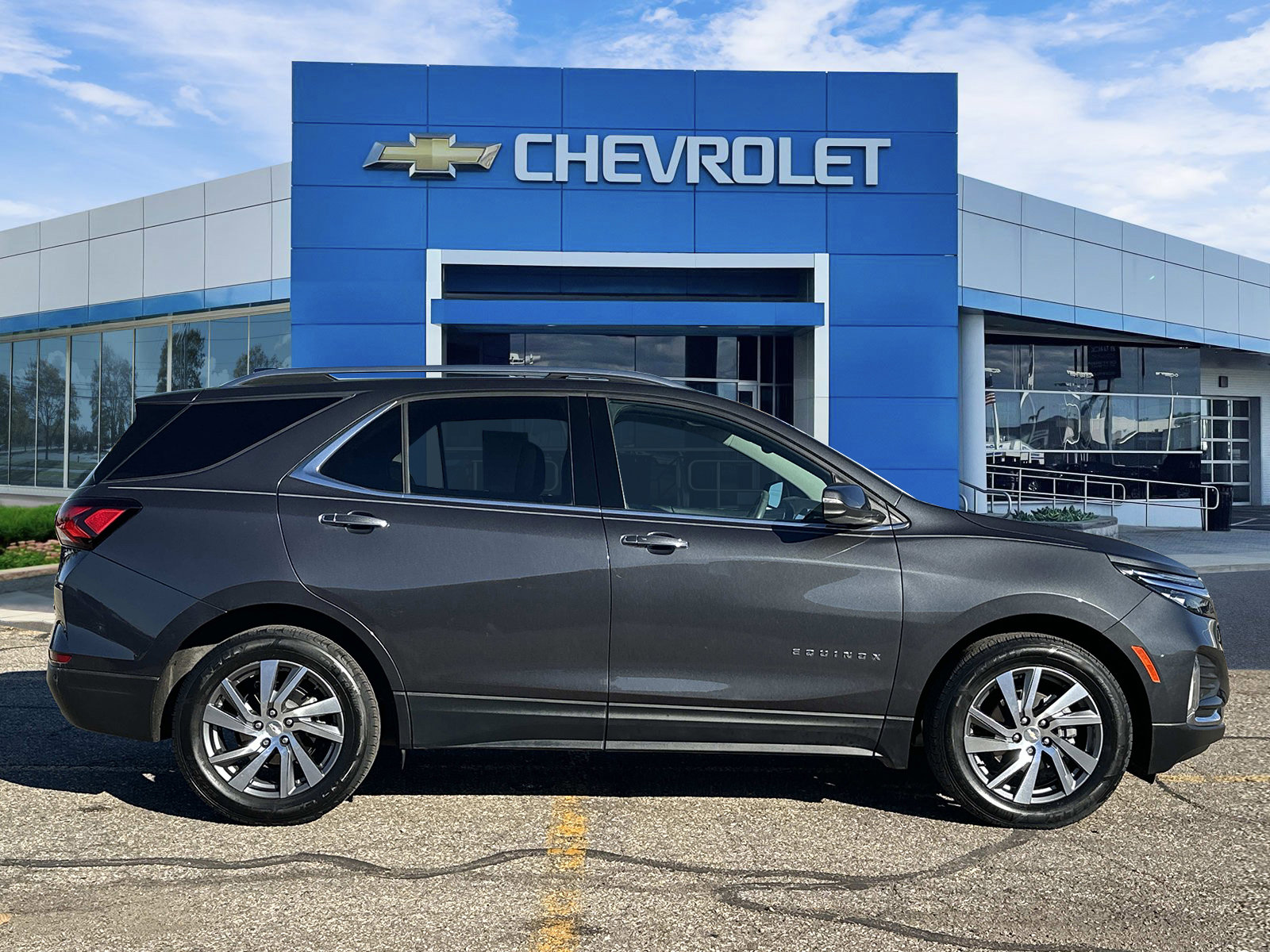 Certified 2022 Chevrolet Equinox Premier w/ LPO, Floor Liner Package image 5