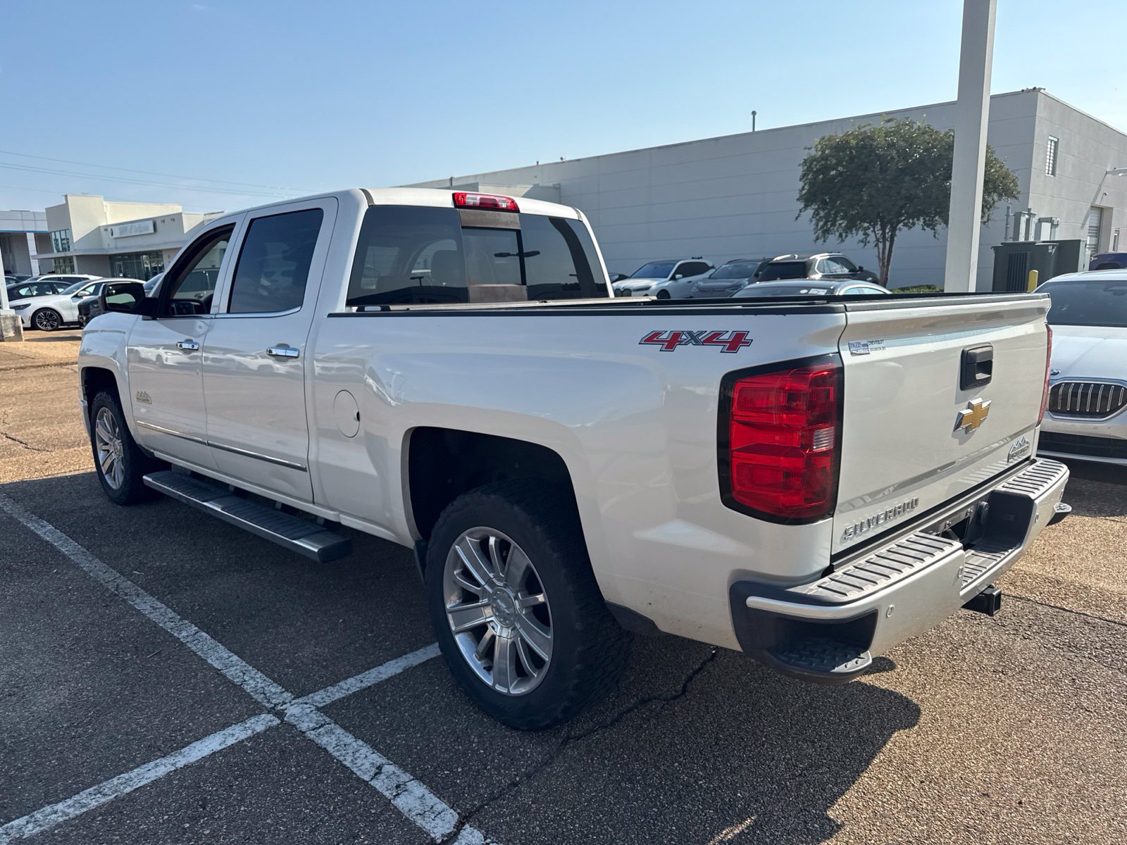 Used 2015 Chevrolet Silverado 1500 High Country w/ High Country Premium Package AWD/4WD image 7