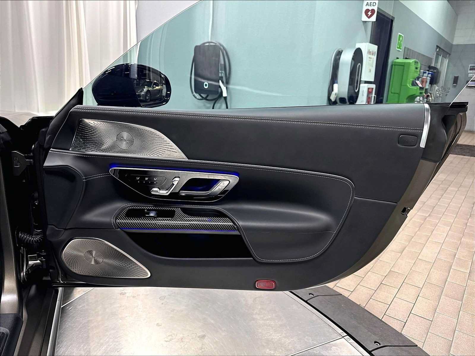 Used 2023 Mercedes-Benz SL 63 AMG 4MATIC image 26