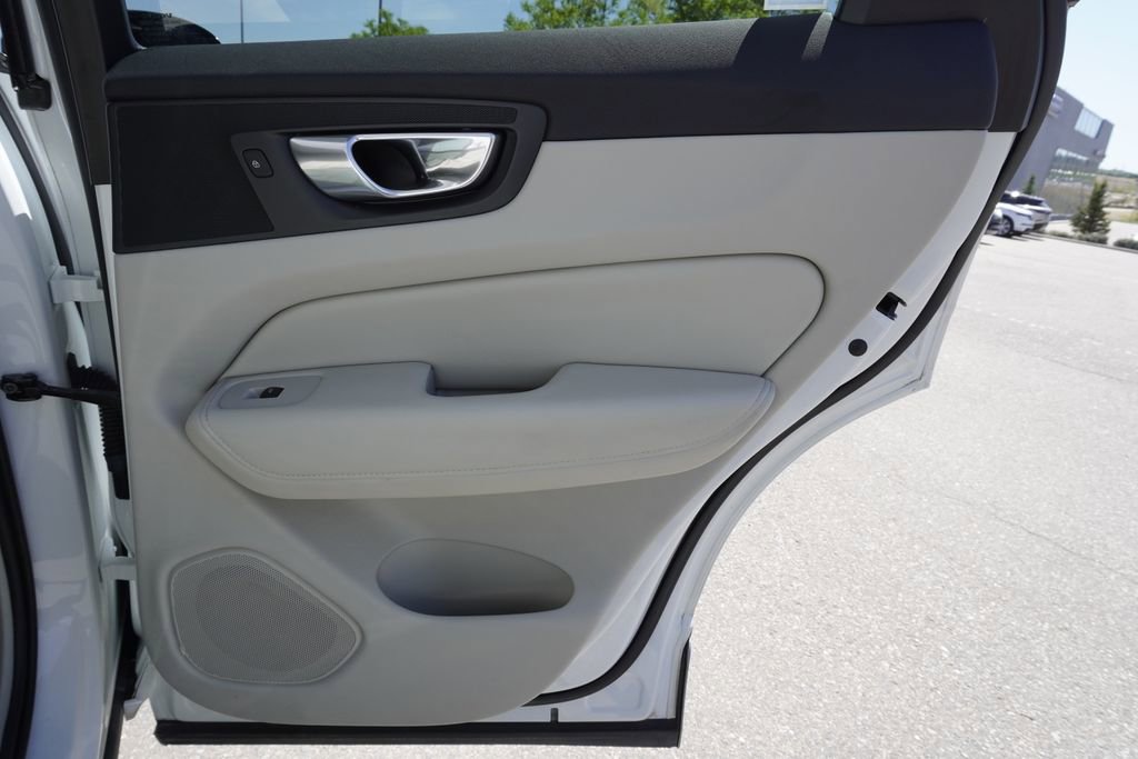 Used 2023 Volvo XC60 T8 Plus w/ Climate Package AWD/4WD image 25