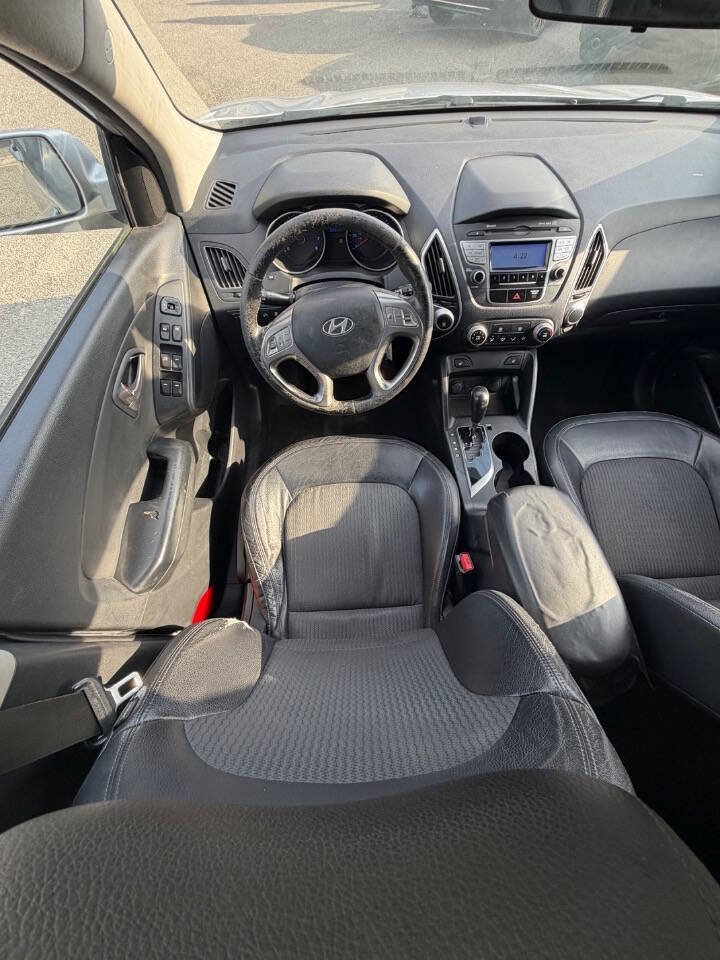Used 2011 Hyundai Tucson GLS AWD/4WD image 31