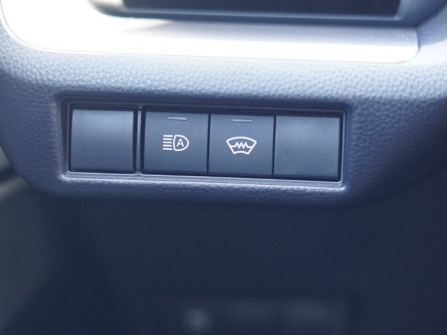 Used 2025 Toyota Prius LE FWD image 16