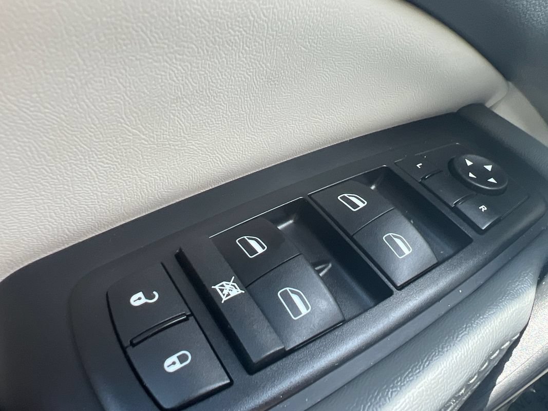 Used 2013 Dodge Dart Limited w/ Premium Group FWD image 16