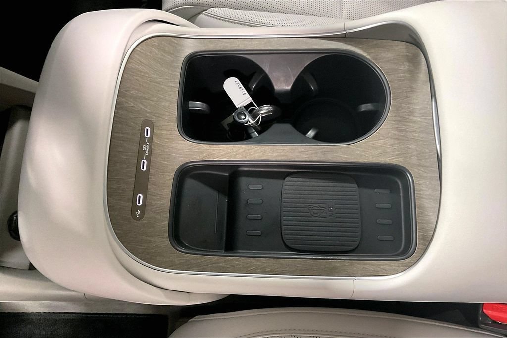 Used 2026 Hyundai Palisade SEL FWD image 16