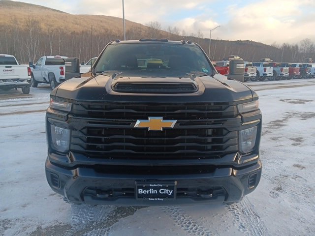 Used 2024 Chevrolet Silverado 2500 Custom w/ Custom Convenience Package image 2