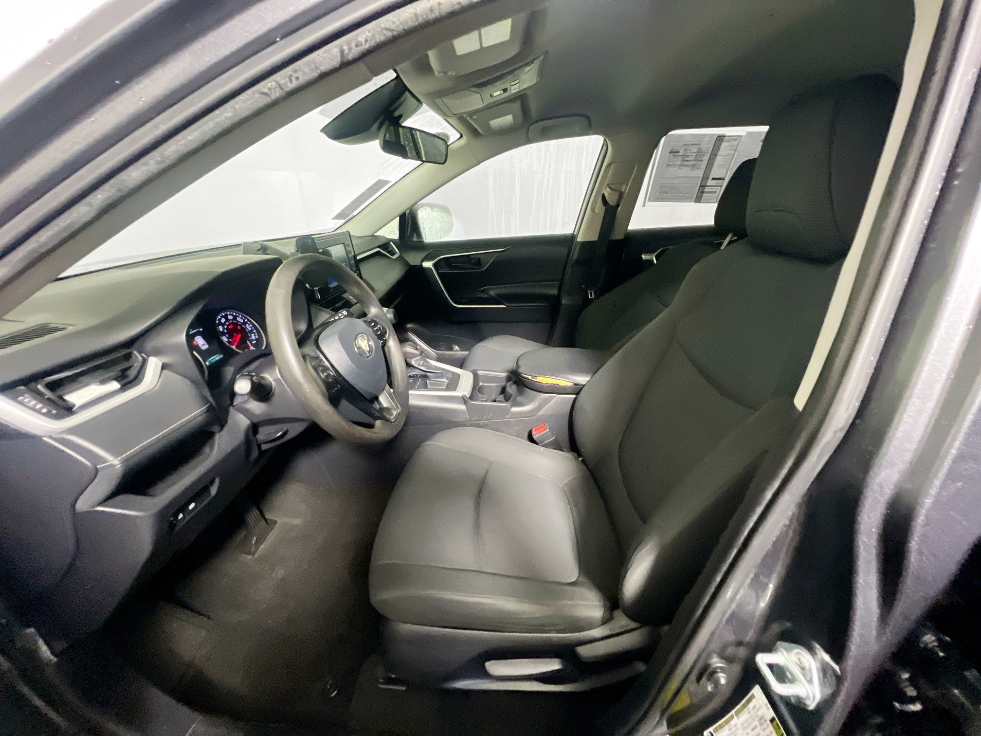 Used 2021 Toyota RAV4 LE FWD image 14