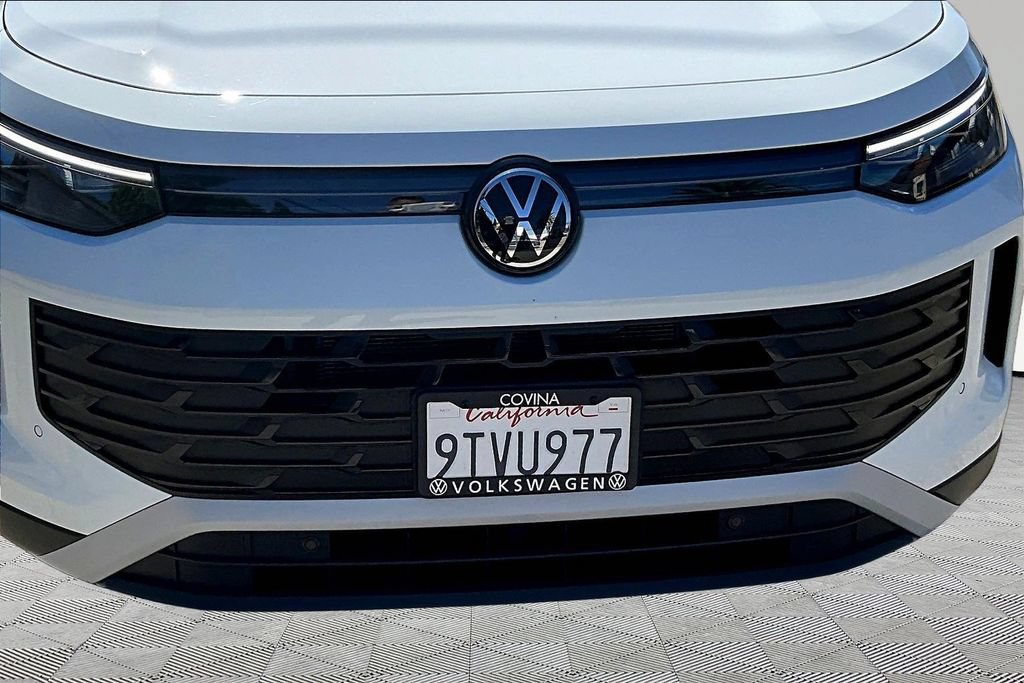 Used 2025 Volkswagen Tiguan S FWD image 31